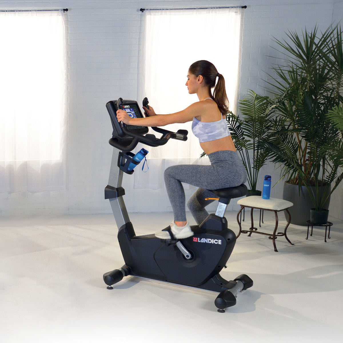 U9 UPRIGHT BIKE