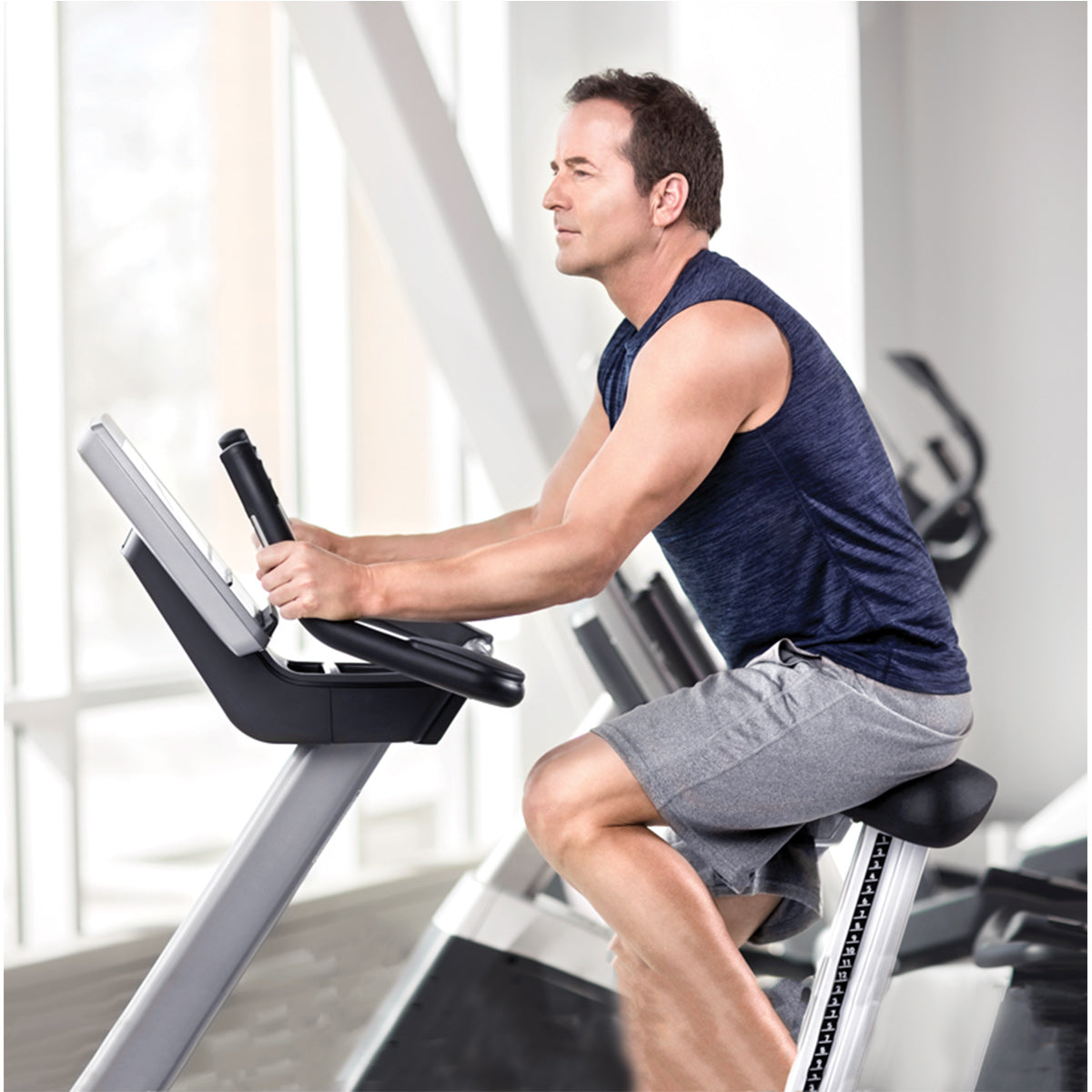 U8.9b Upright Bike
