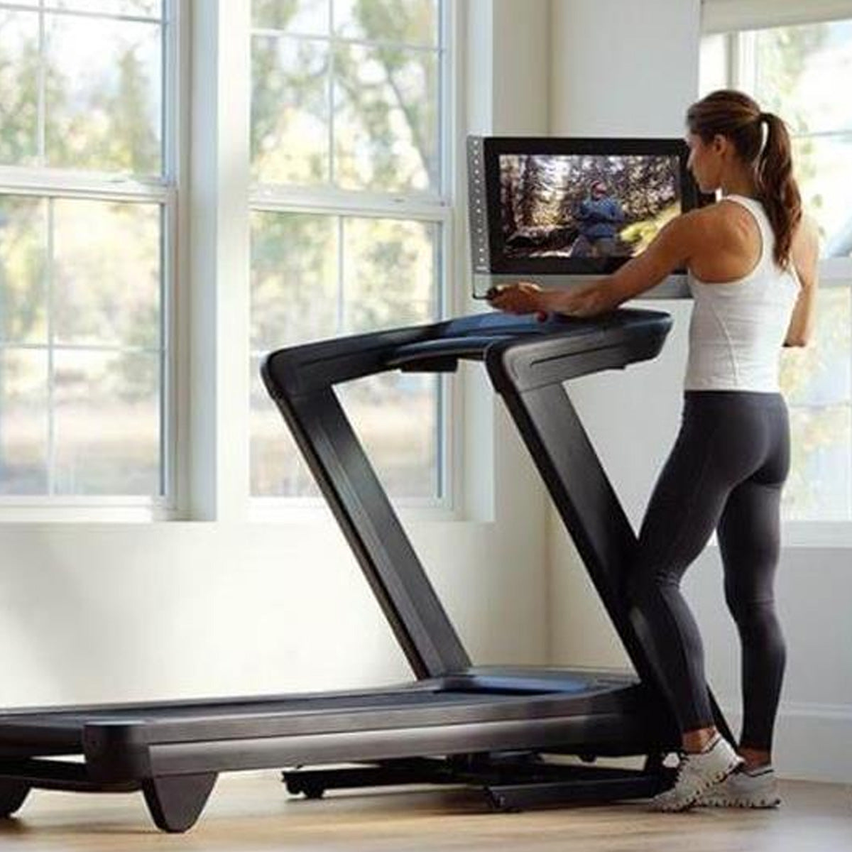 Ultra 2450 Treadmill 2025