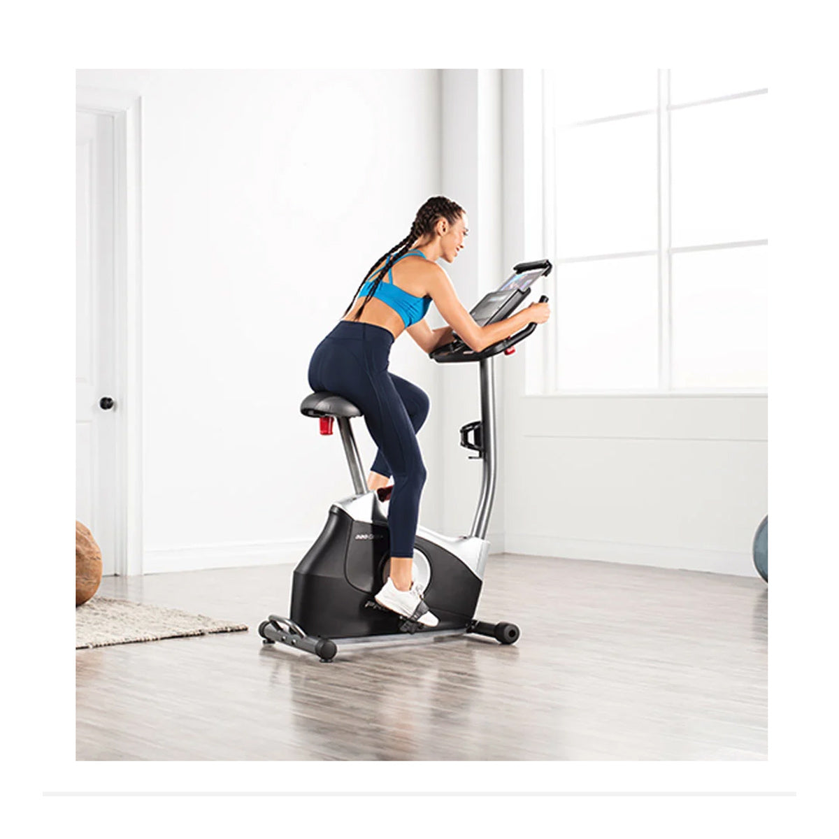 320 CSX Upright Exercycle