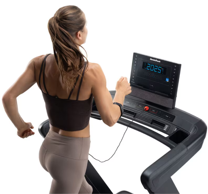 NT_Treadmill_Ultra_LE_01_Backlit_LCD